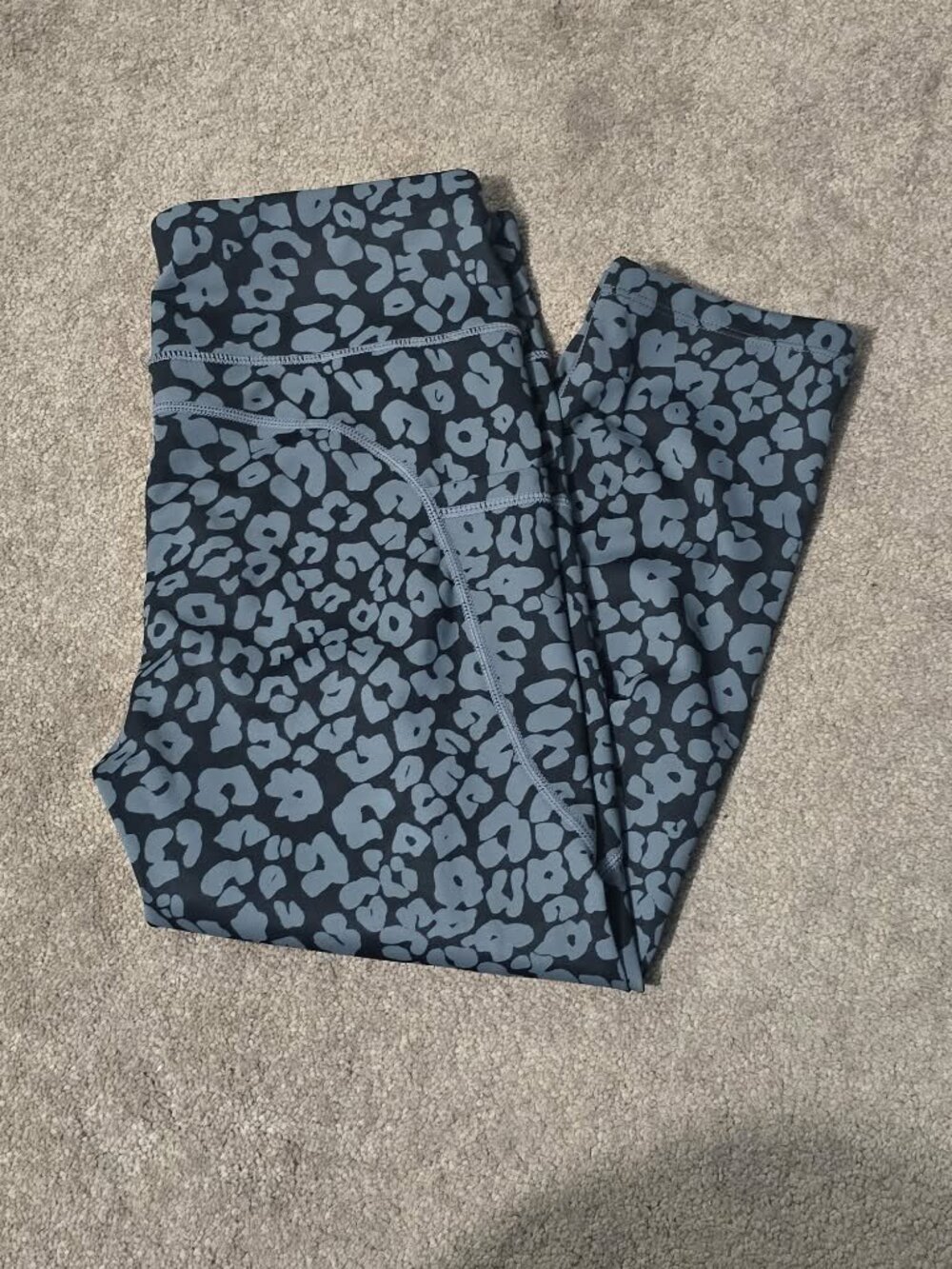 Capri – NWOT – Leopard 20” Inseam – Size M
